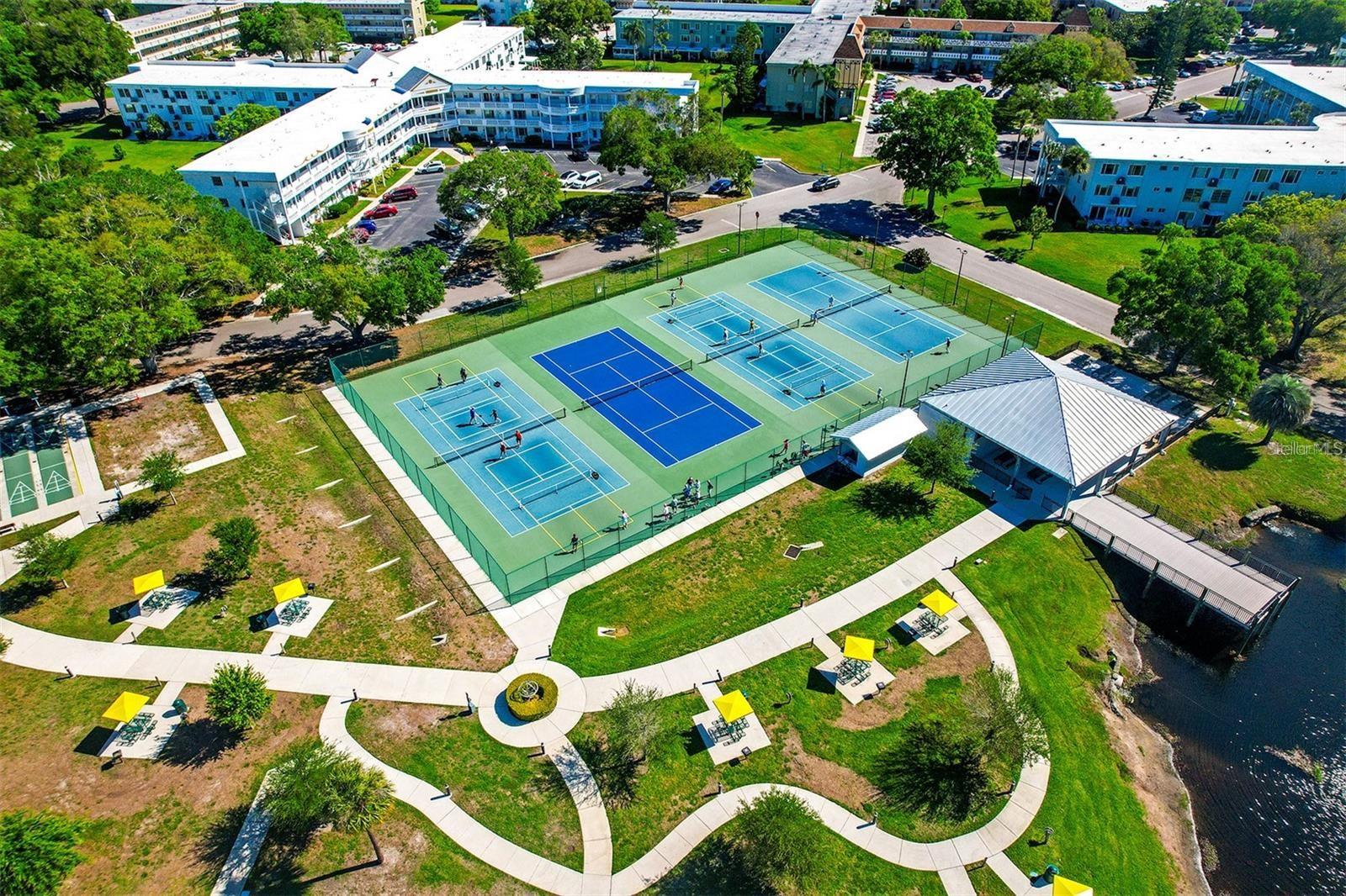 ON TOP OF THE WORLD - Residential