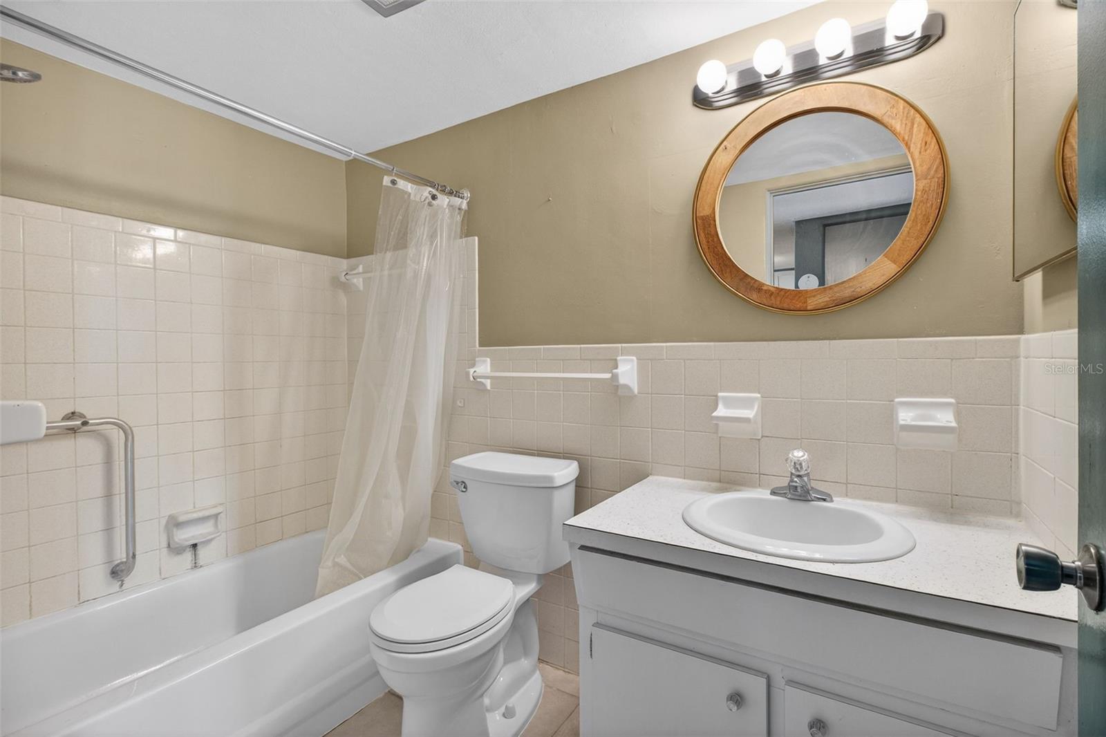 ON TOP OF THE WORLD - Residential