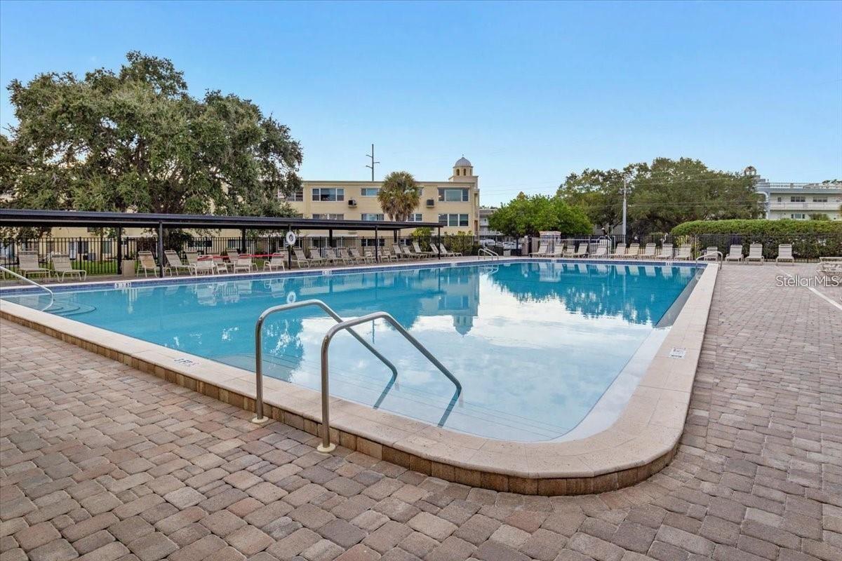 ON TOP OF THE WORLD - Residential