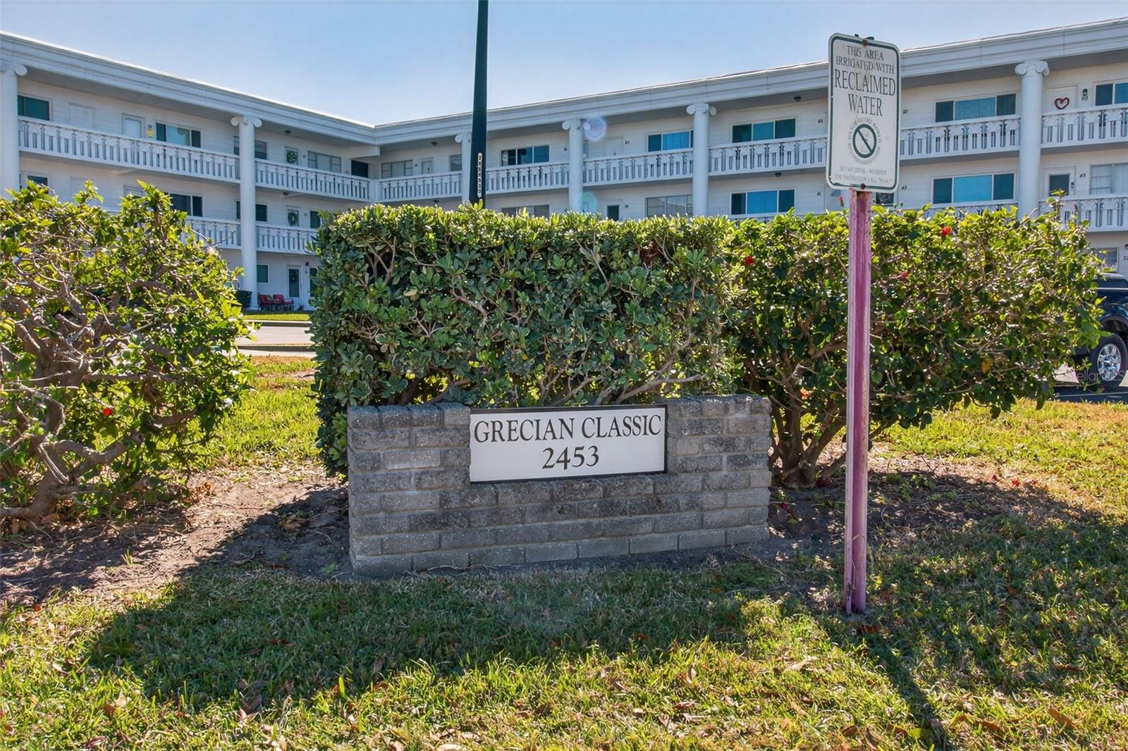 ON TOP OF THE WORLD - Residential