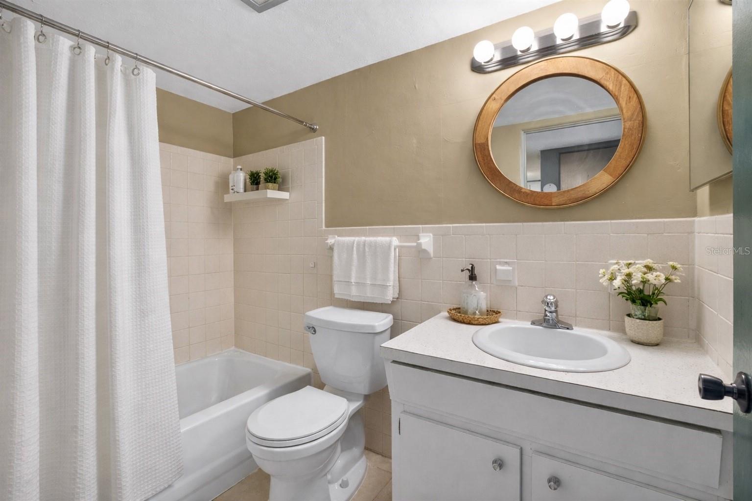 ON TOP OF THE WORLD - Residential