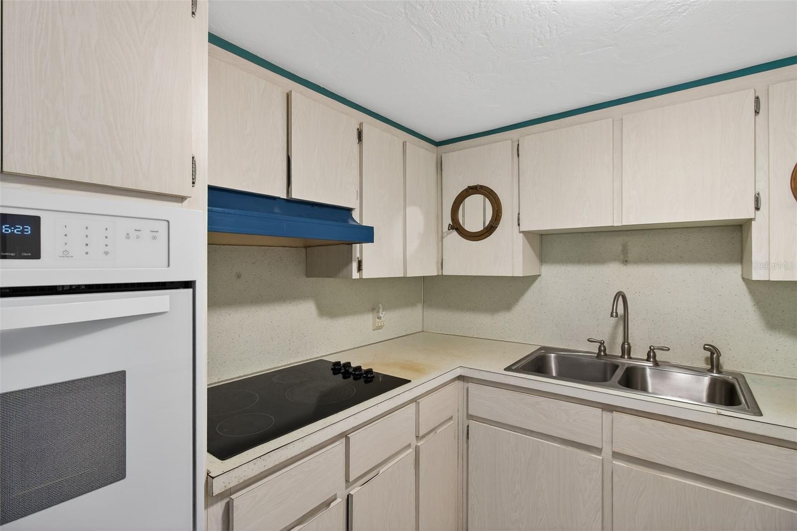 ON TOP OF THE WORLD - Residential