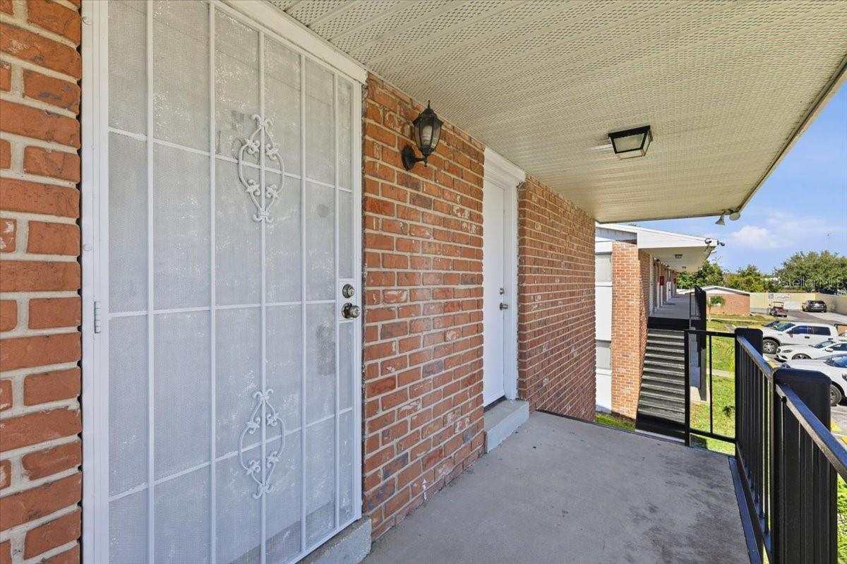 805 W LANCASTER ROAD H109