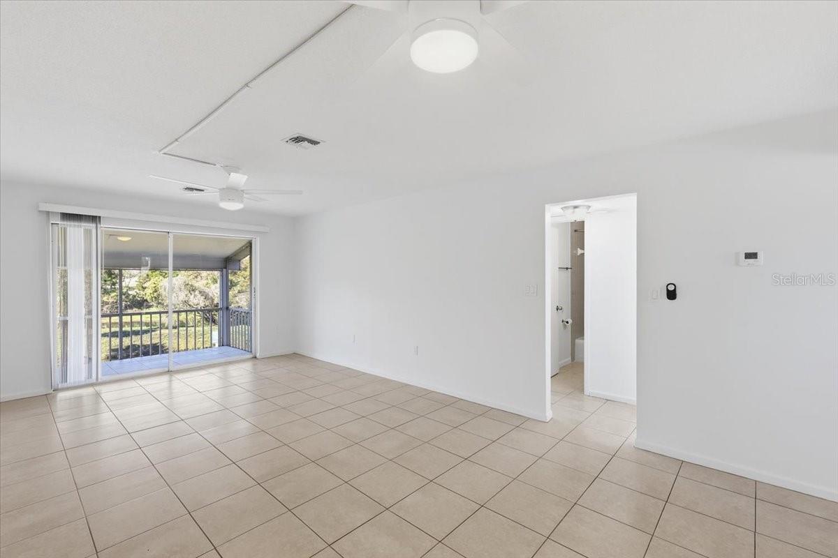 805 W LANCASTER ROAD H109