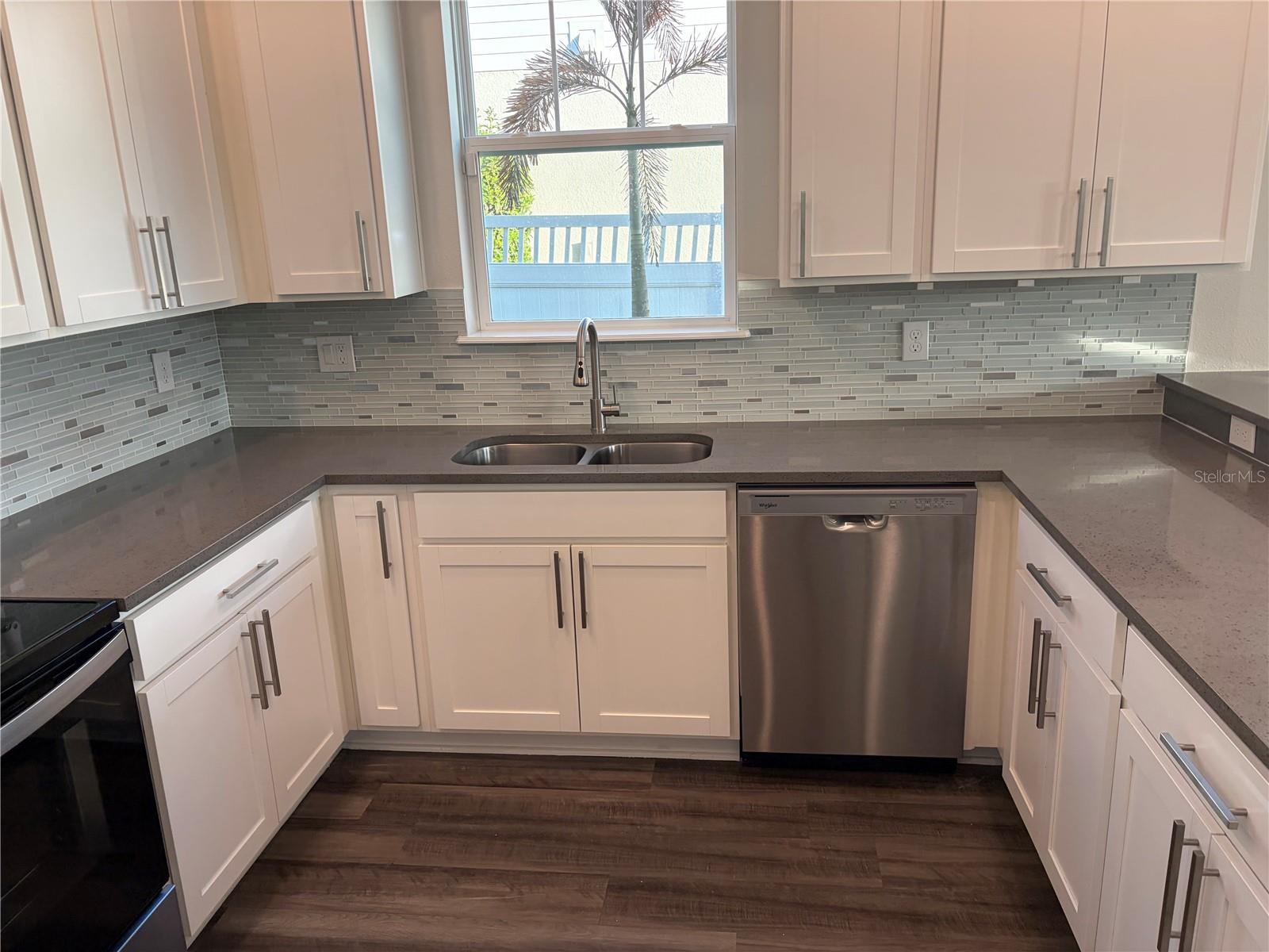 PALMS PH 4 - Residential