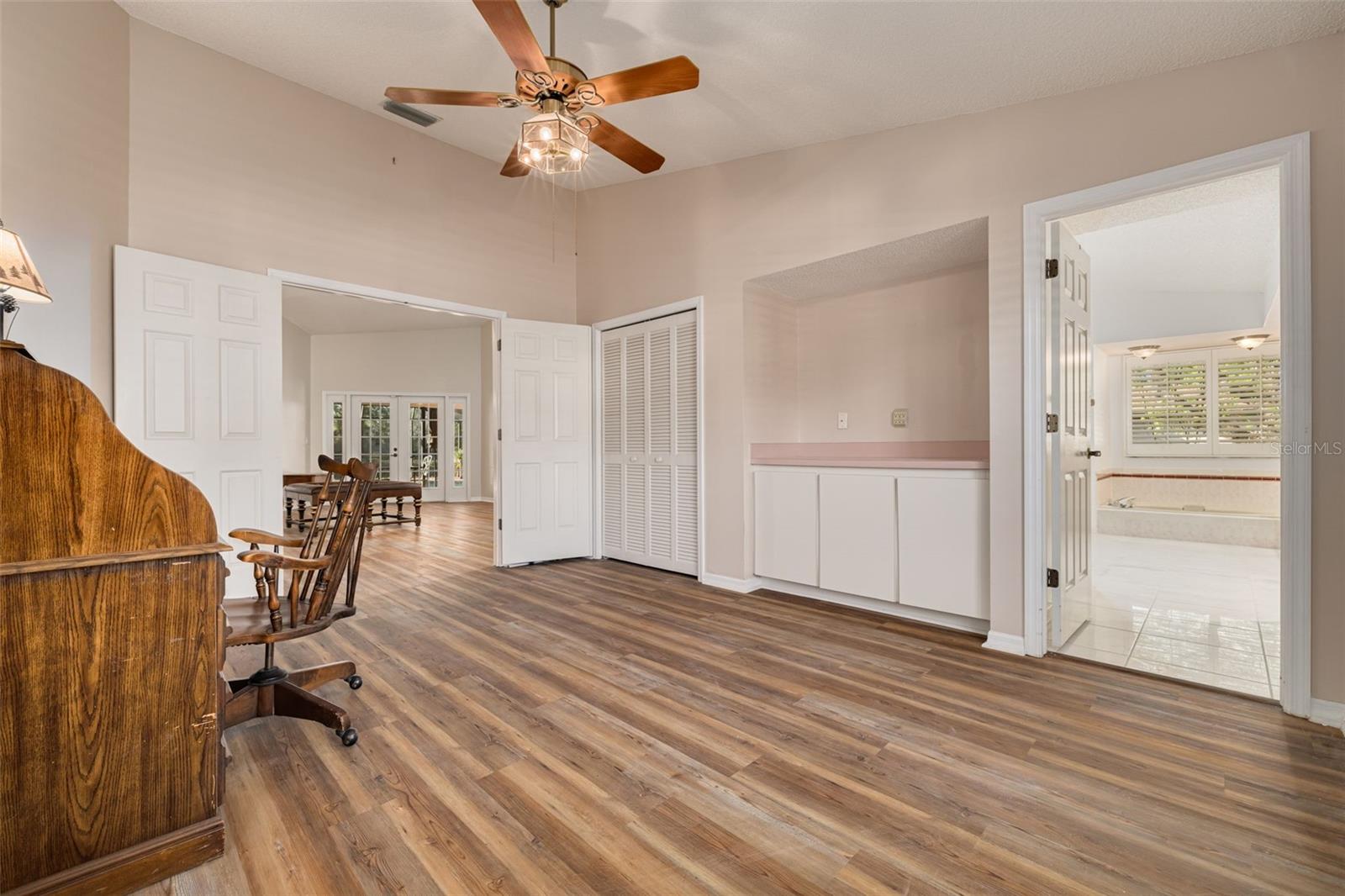 EAST LAKE WOODLANDS - Residential