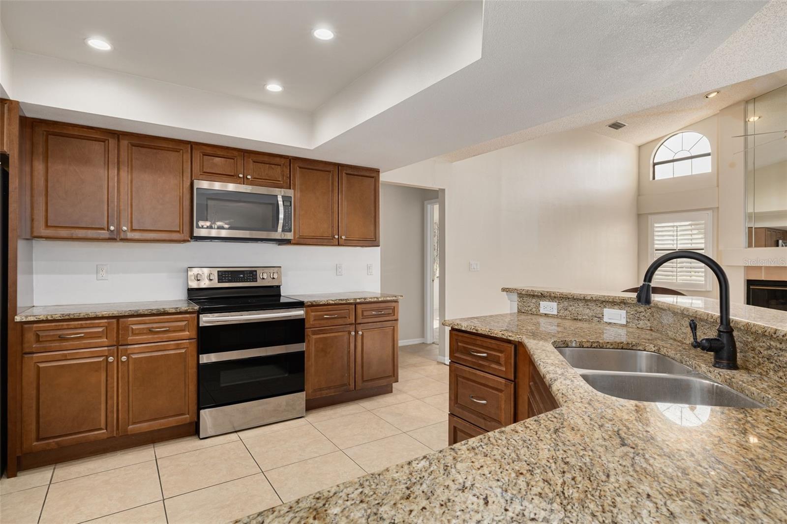 EAST LAKE WOODLANDS - Residential