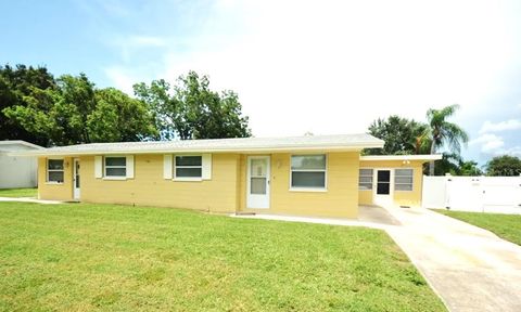Photo of 11301 110th Terrace, Largo, FL 33778 (MLS # TB8440554)