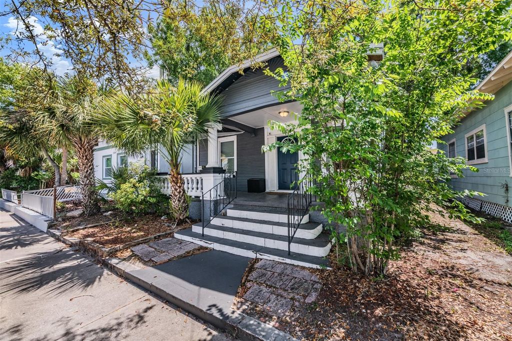 Photo of 2334 W Spruce Street, Tampa, FL 33607 (MLS # TB8492961)