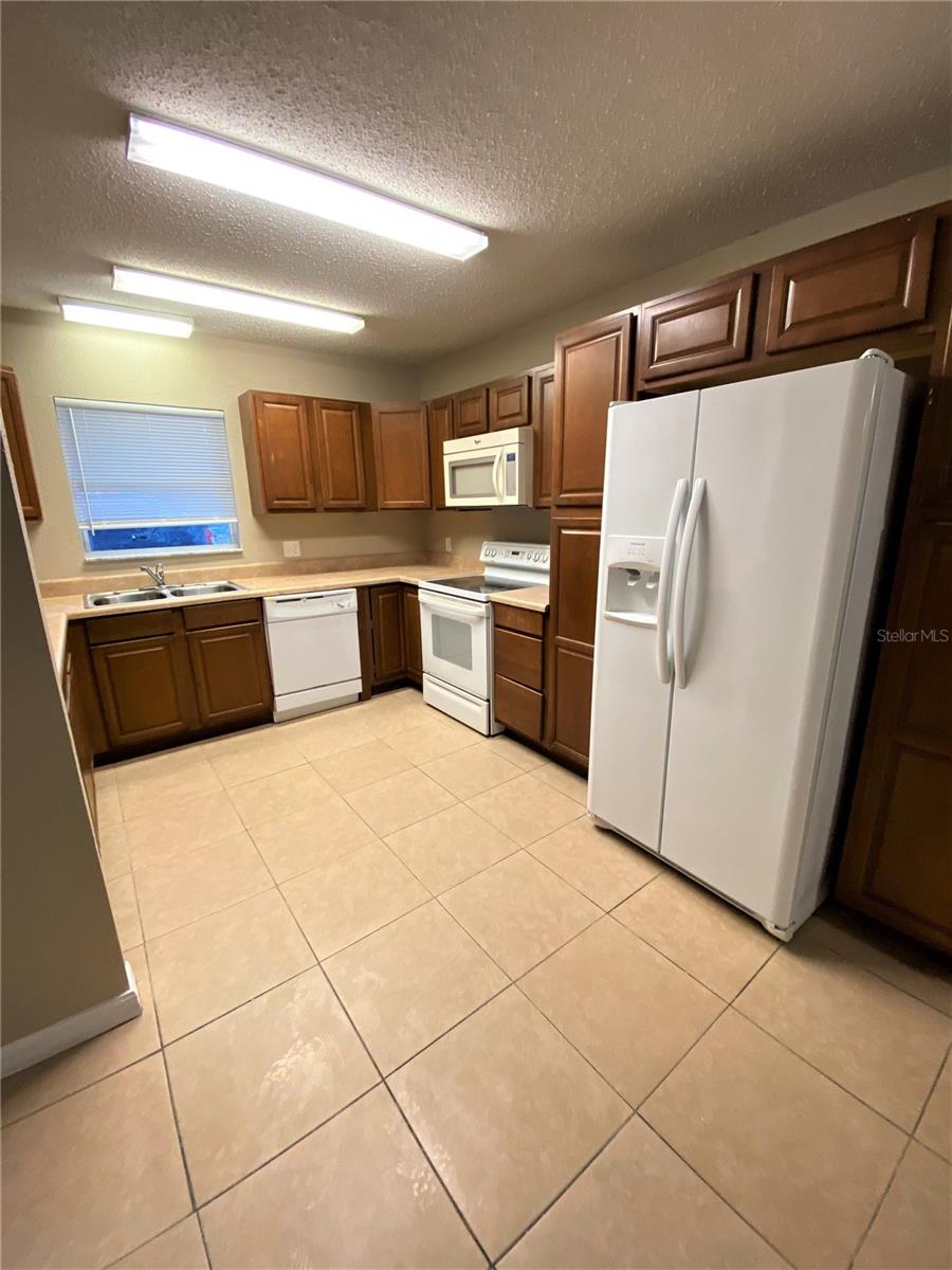 XANADU COURT - Residential Lease