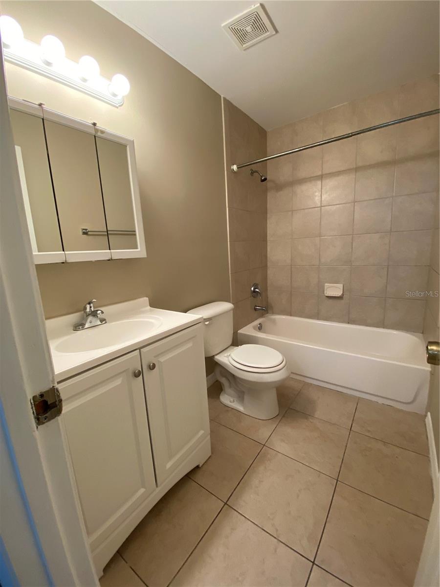 XANADU COURT - Residential Lease