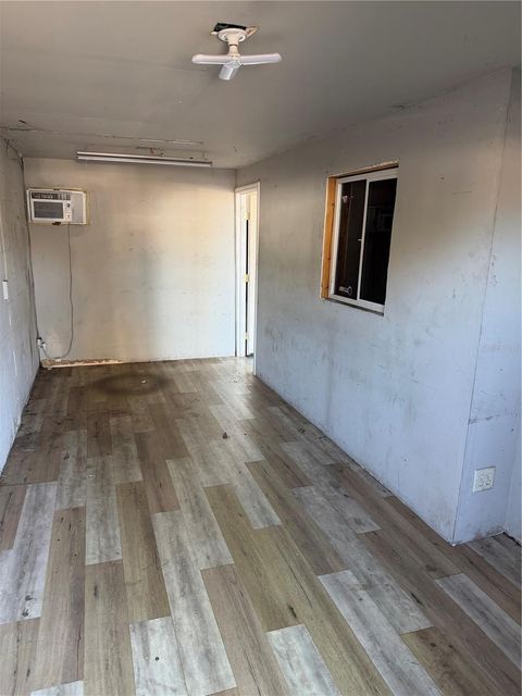 Tiny photo for 1302 NW 10th Street, Ocala, FL 34475 (MLS # O6392151)