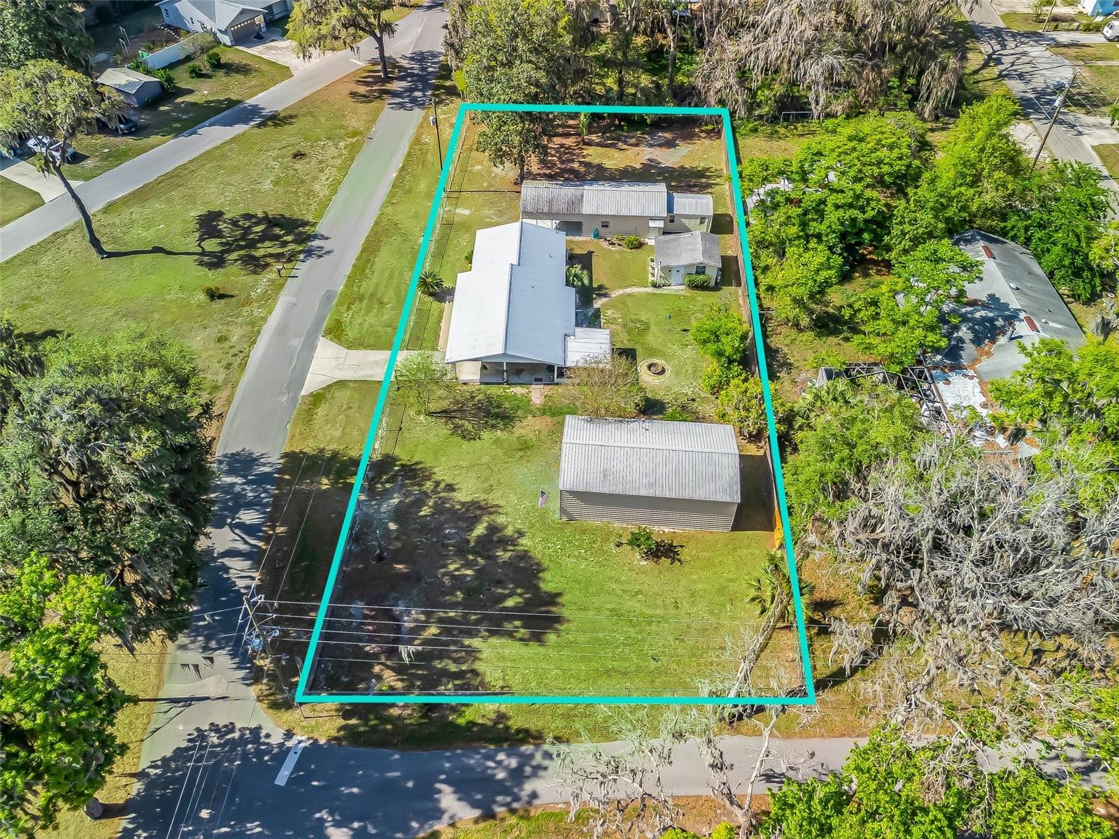 TRACYS PT DEV LAKE PANA - Residential