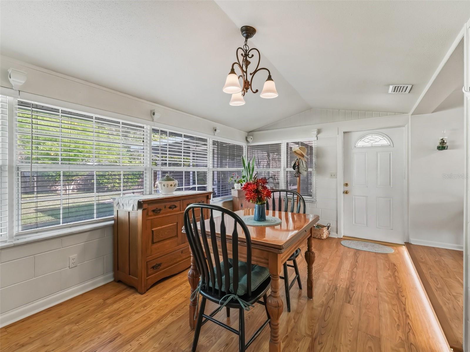 TRACYS PT DEV LAKE PANA - Residential