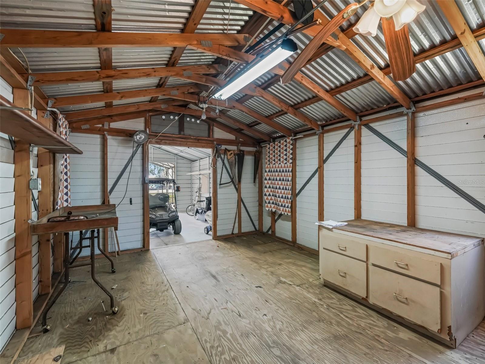 TRACYS PT DEV LAKE PANA - Residential