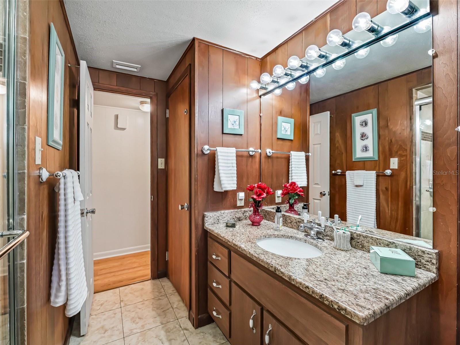 TRACYS PT DEV LAKE PANA - Residential