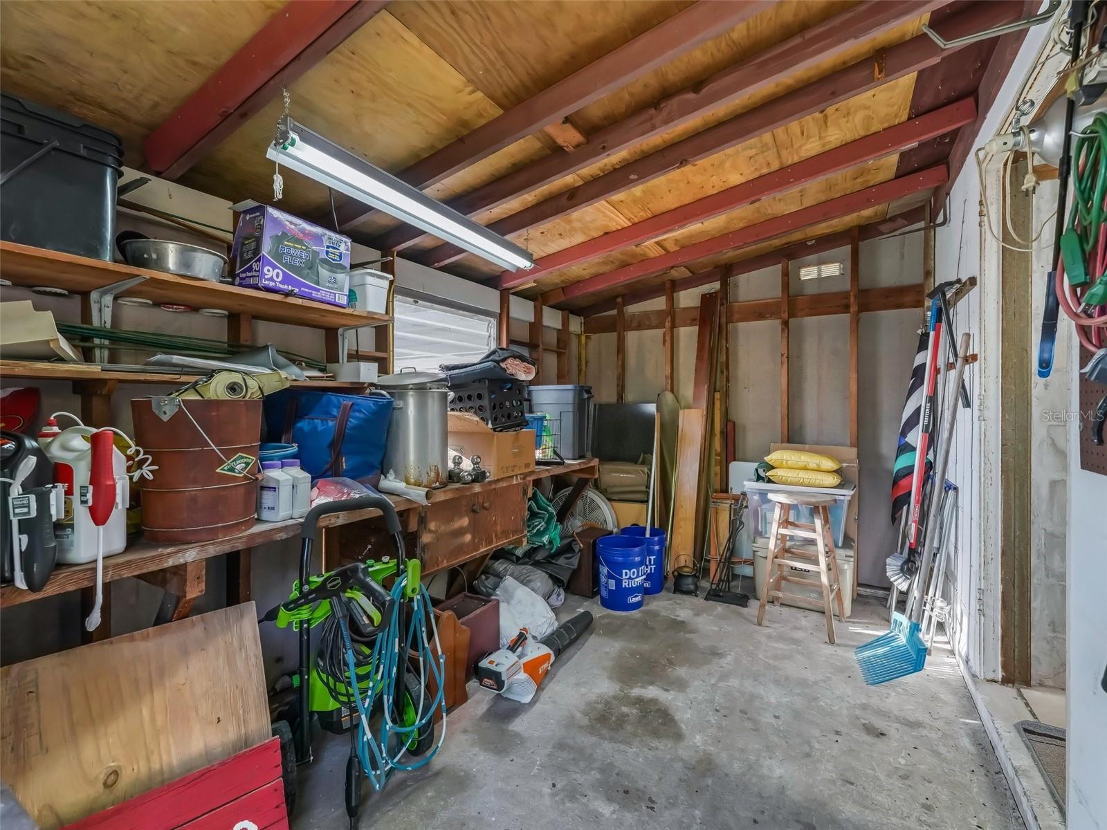 TRACYS PT DEV LAKE PANA - Residential