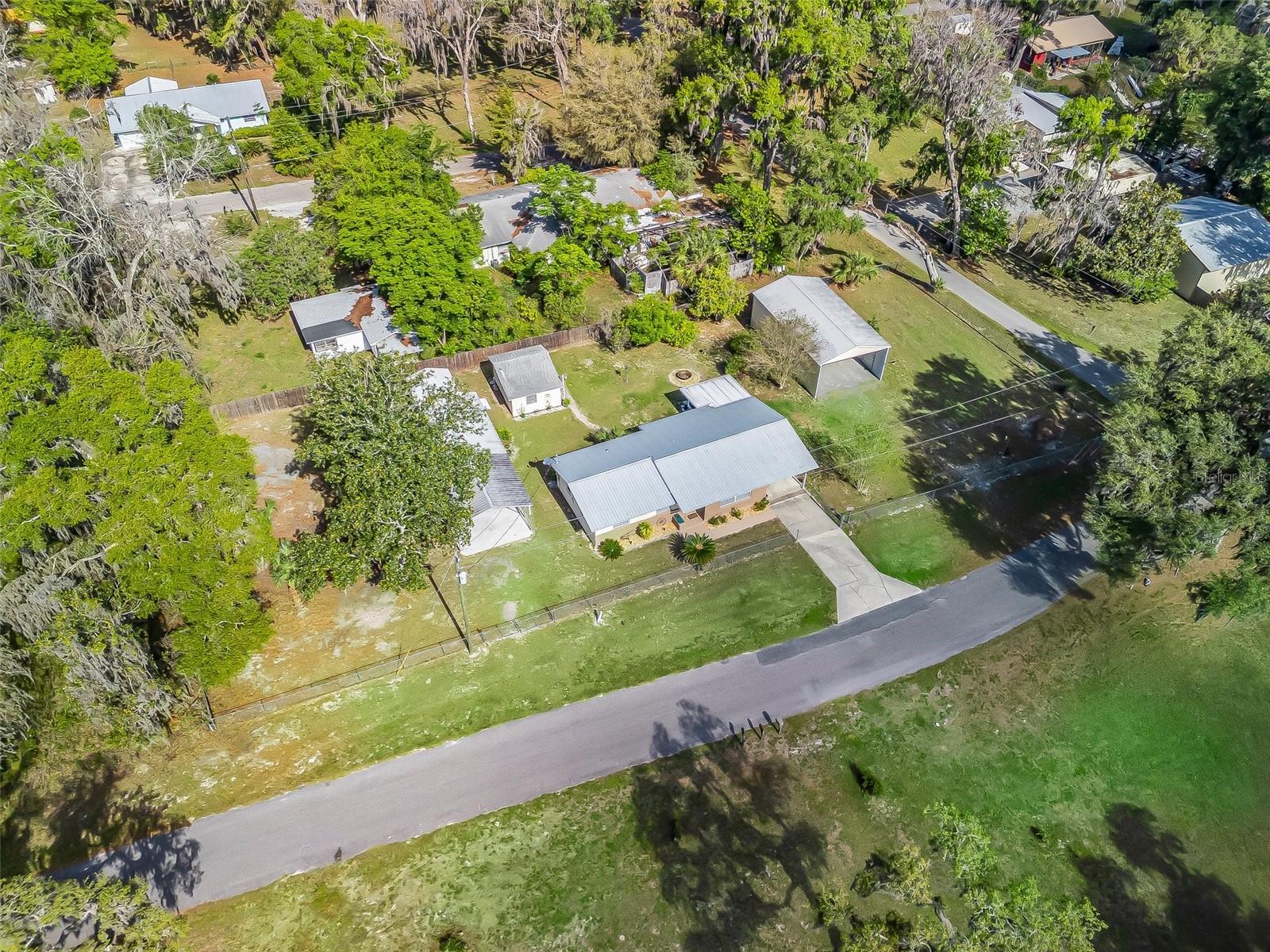 TRACYS PT DEV LAKE PANA - Residential