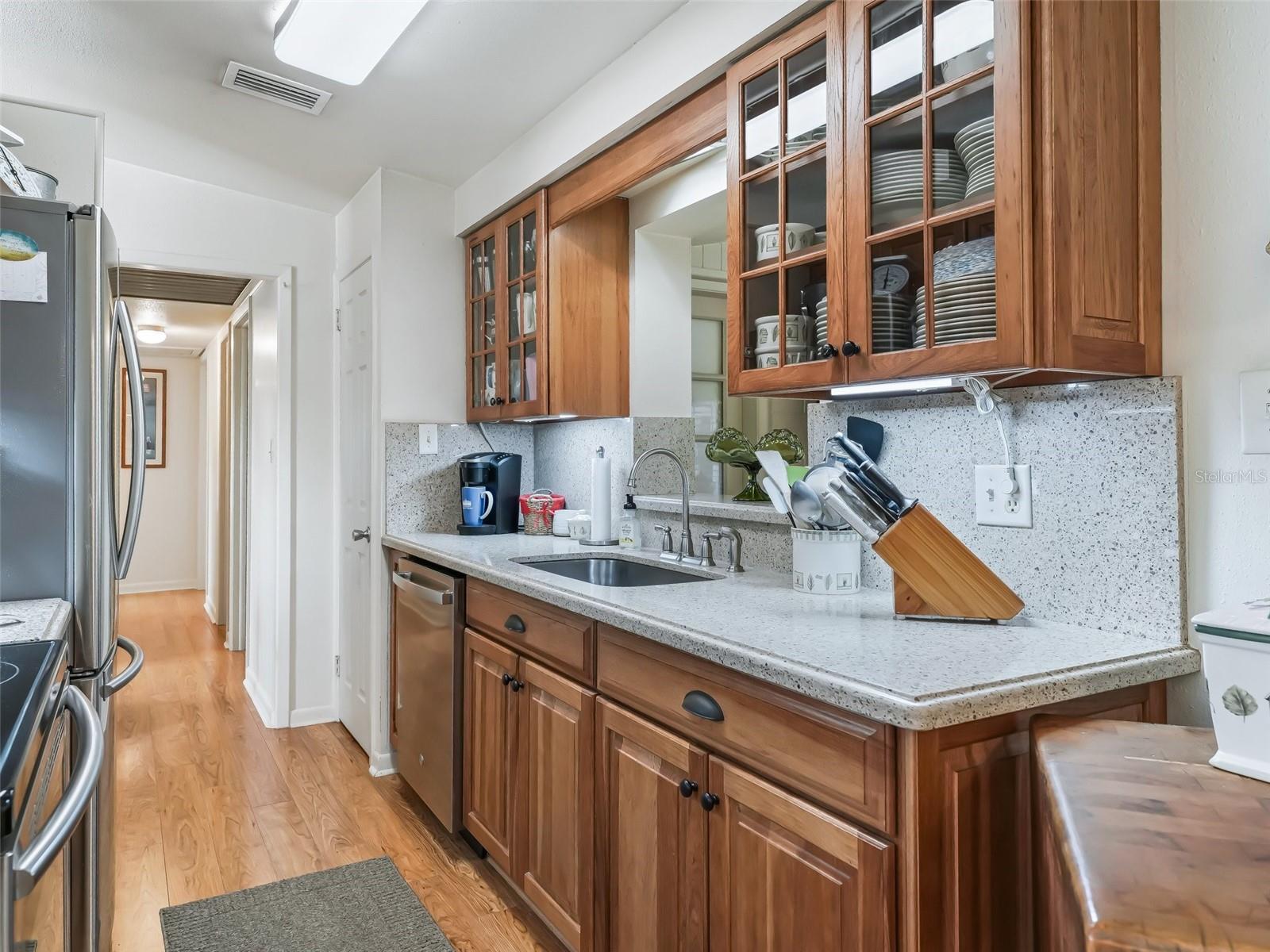 TRACYS PT DEV LAKE PANA - Residential