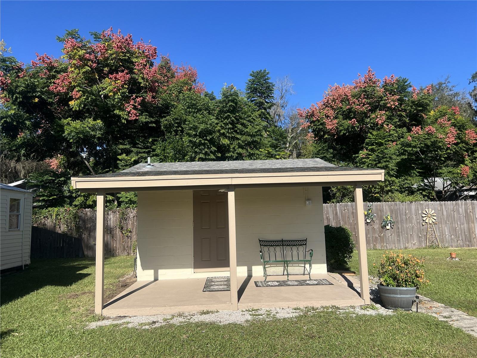 TRACYS PT DEV LAKE PANA - Residential