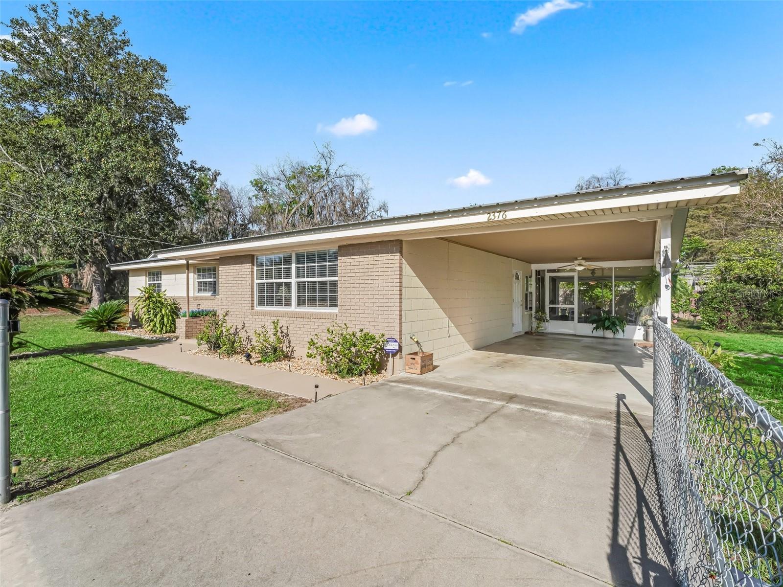 TRACYS PT DEV LAKE PANA - Residential