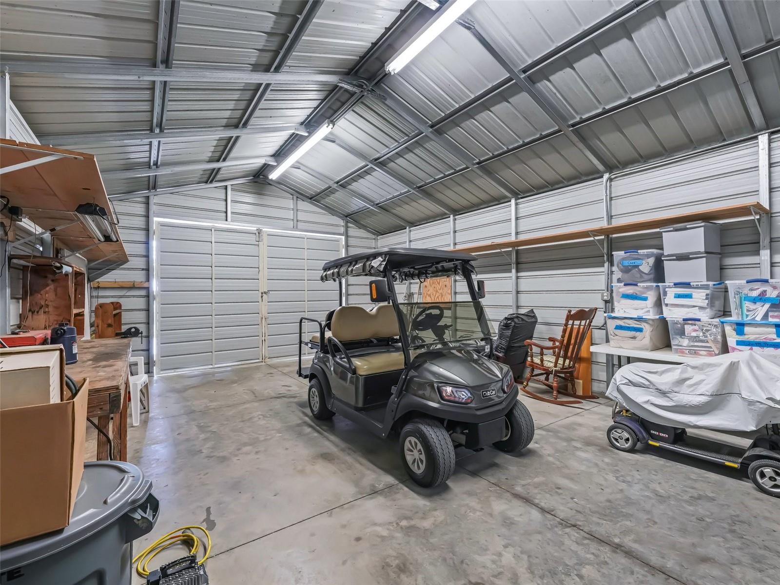 TRACYS PT DEV LAKE PANA - Residential