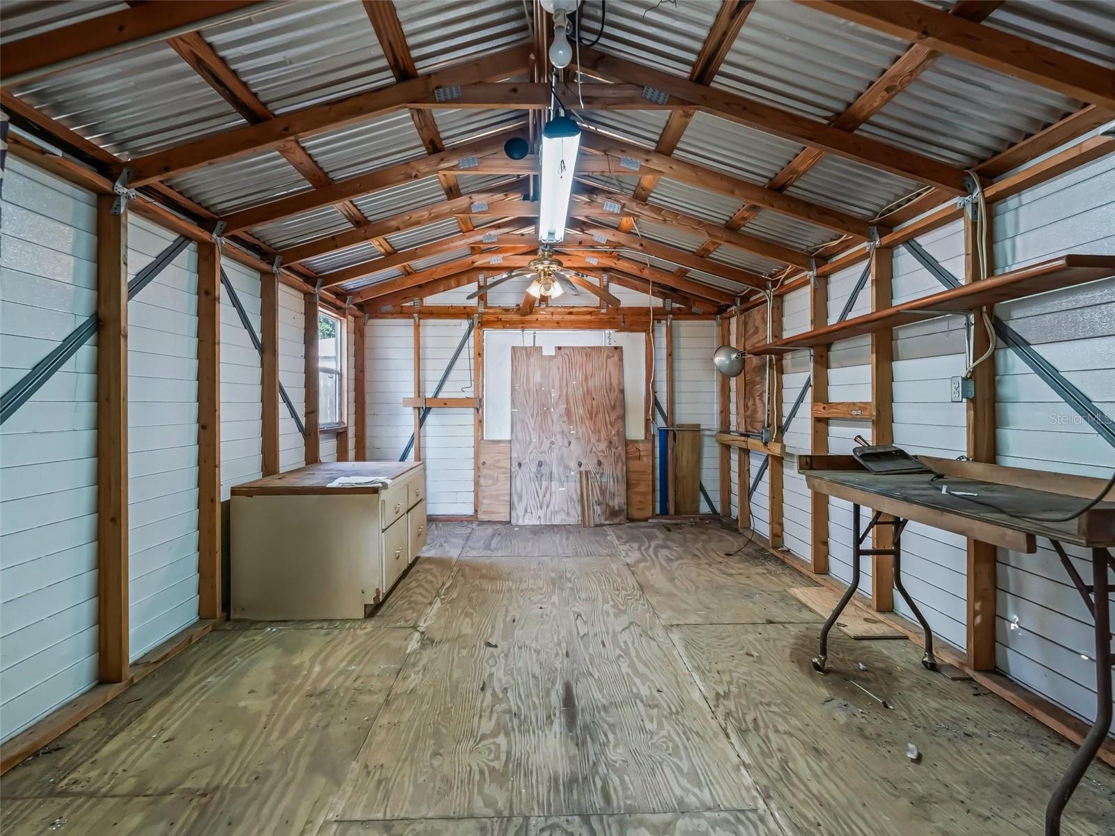 TRACYS PT DEV LAKE PANA - Residential