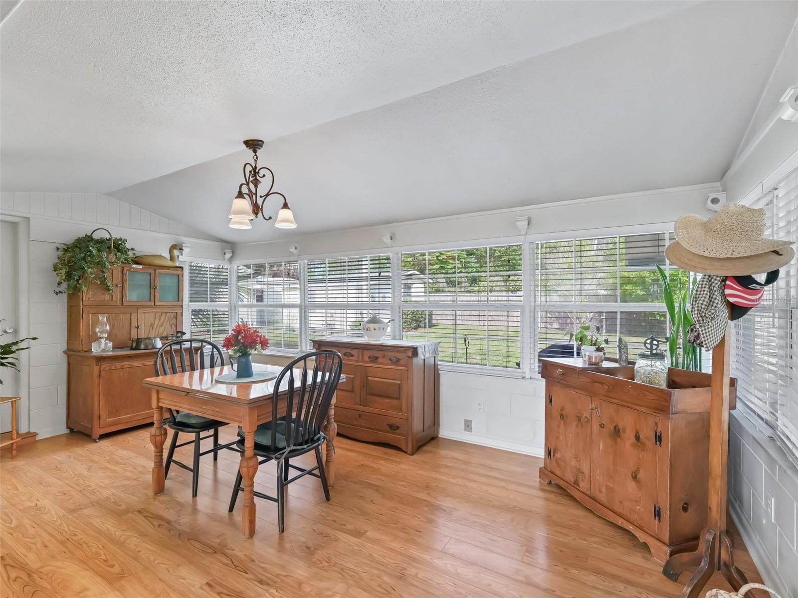 TRACYS PT DEV LAKE PANA - Residential