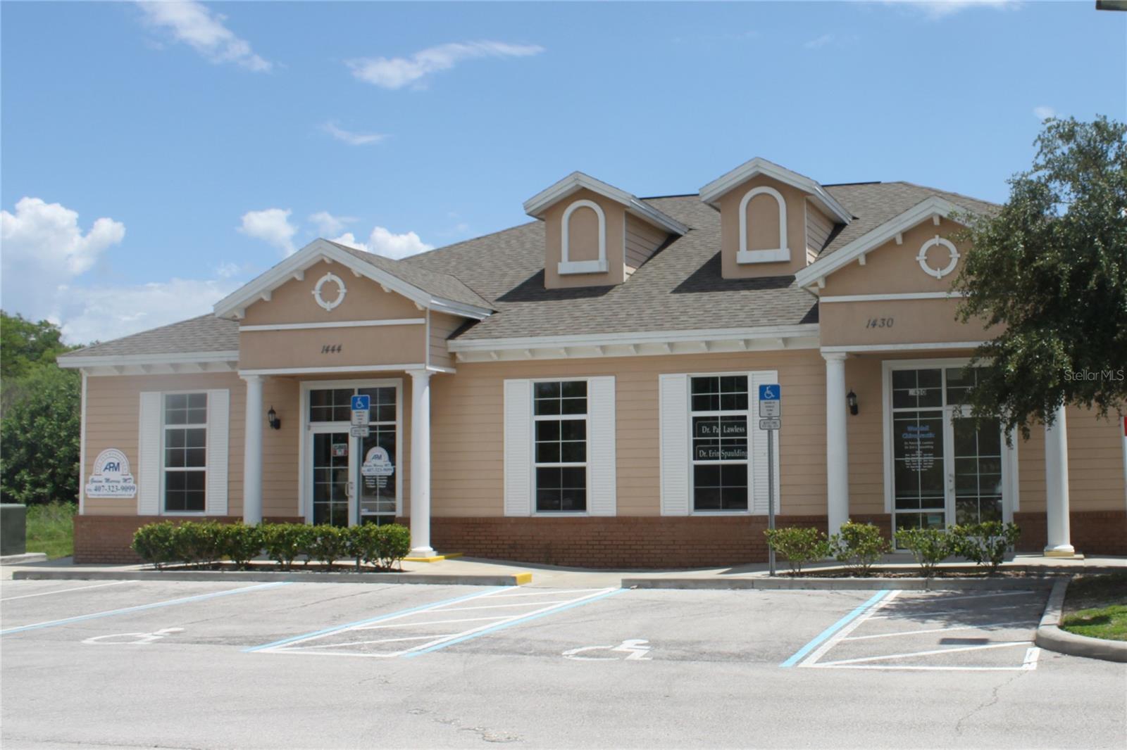 LEXINGTON PARK - Commercial Sale