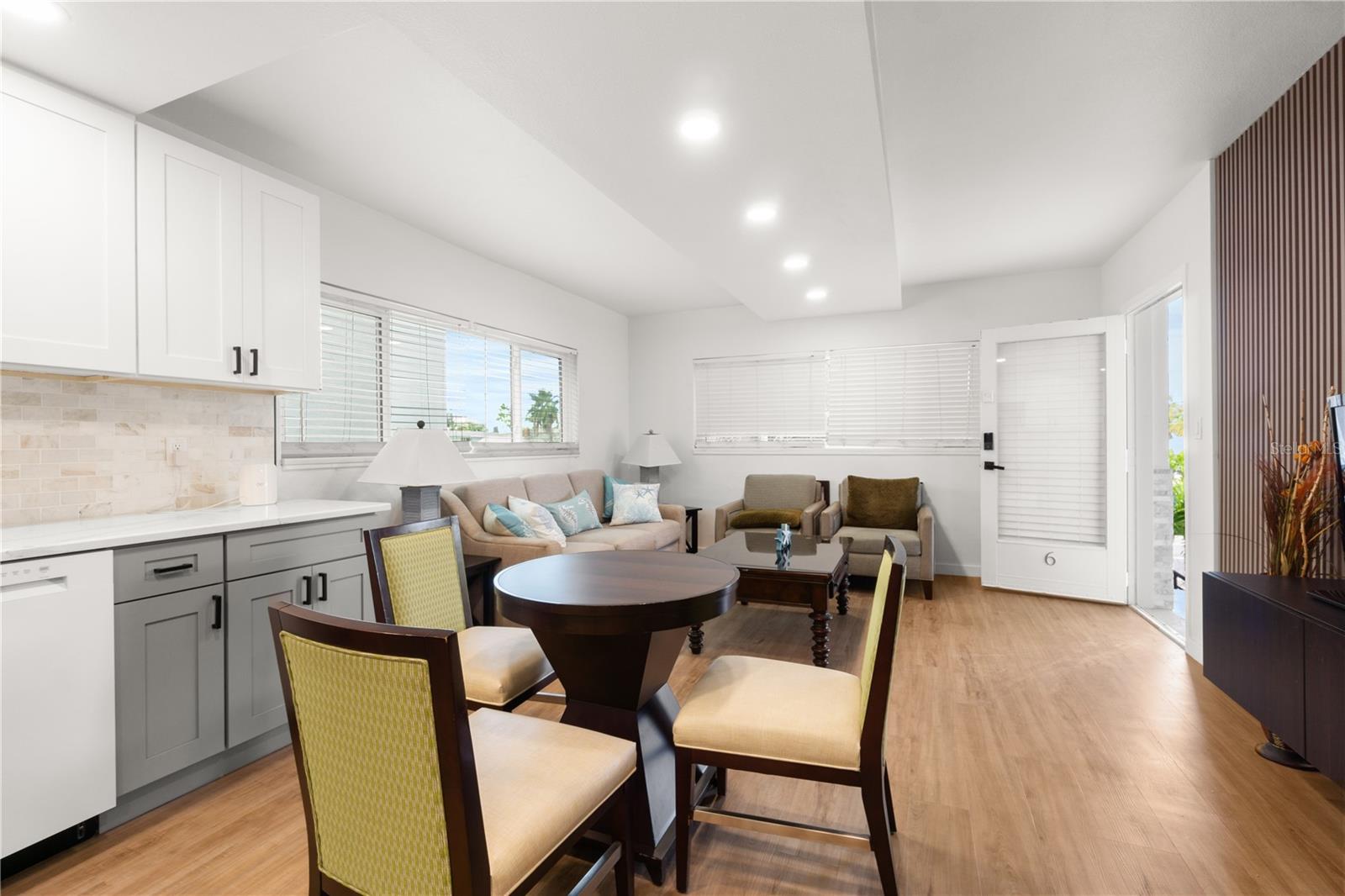 DON CE-SAR PLACE - Residential Lease