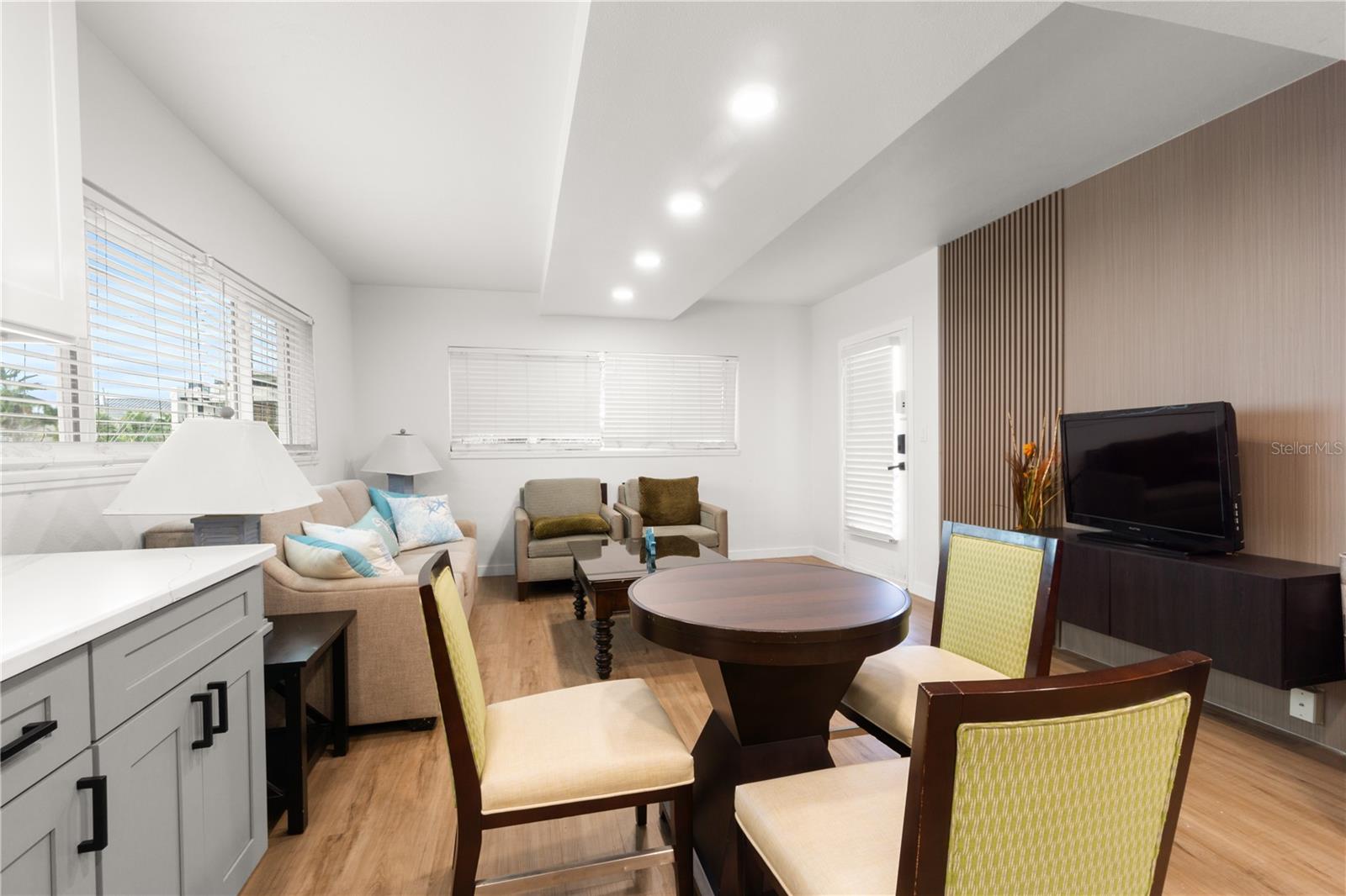 DON CE-SAR PLACE - Residential Lease