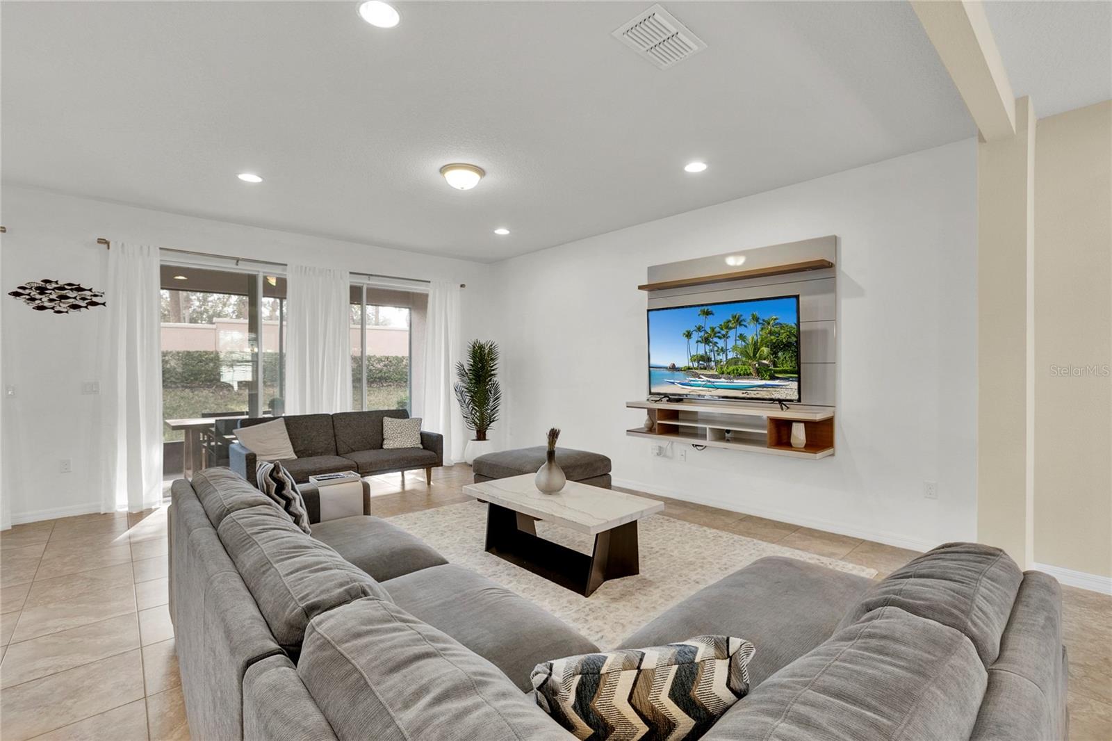 VERANDA/BELLA TRAE - Residential Lease