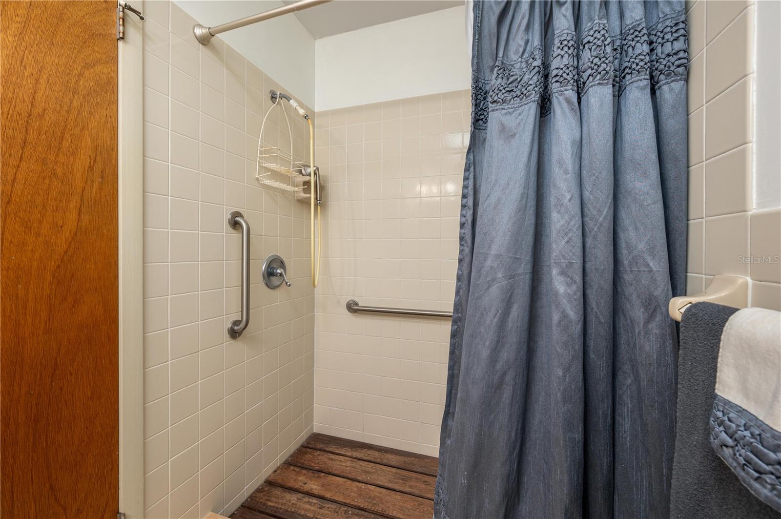 SPRING PINES - Residential