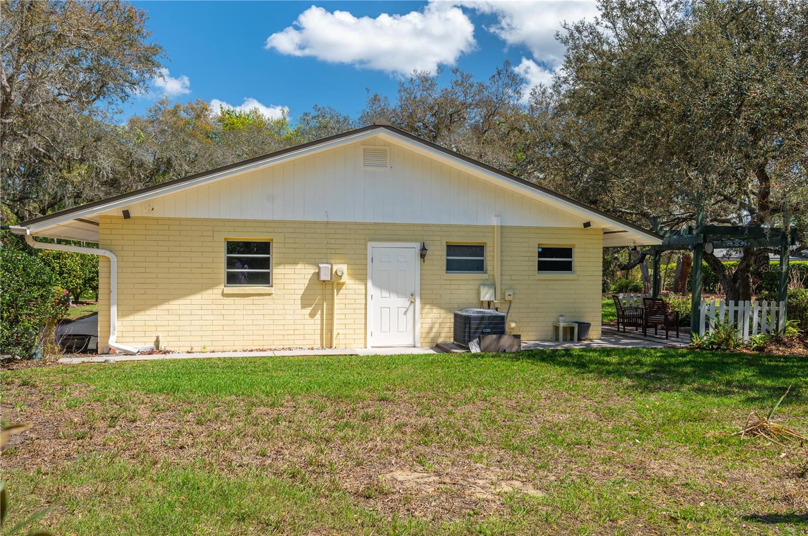 SPRING PINES - Residential