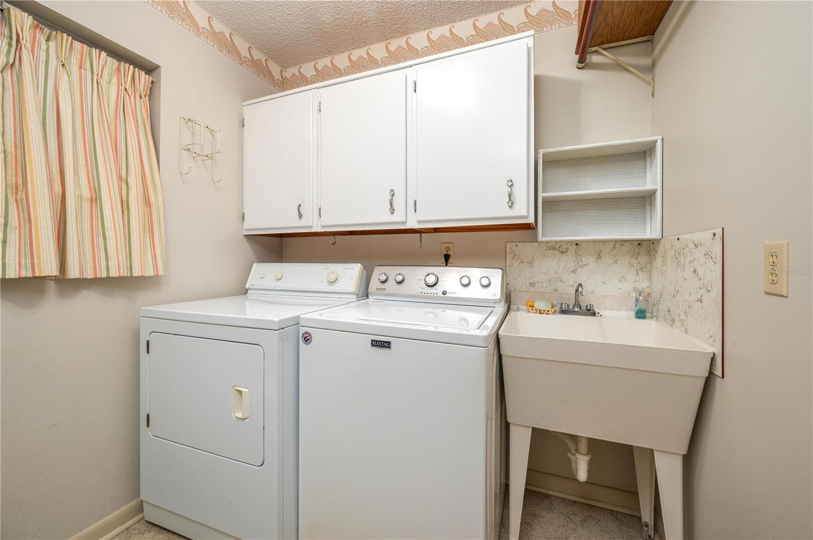 SPRING PINES - Residential