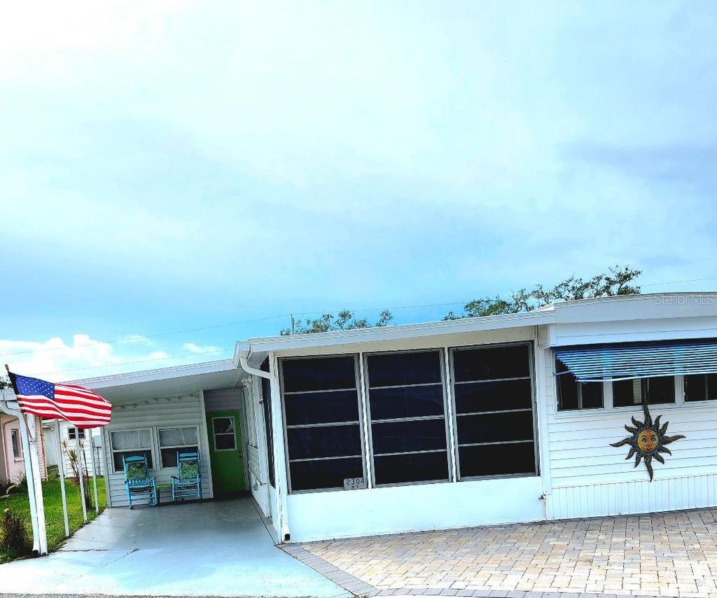 Photo of 2304 New York Avenue, Bradenton, FL 34207 (MLS # A4665451)