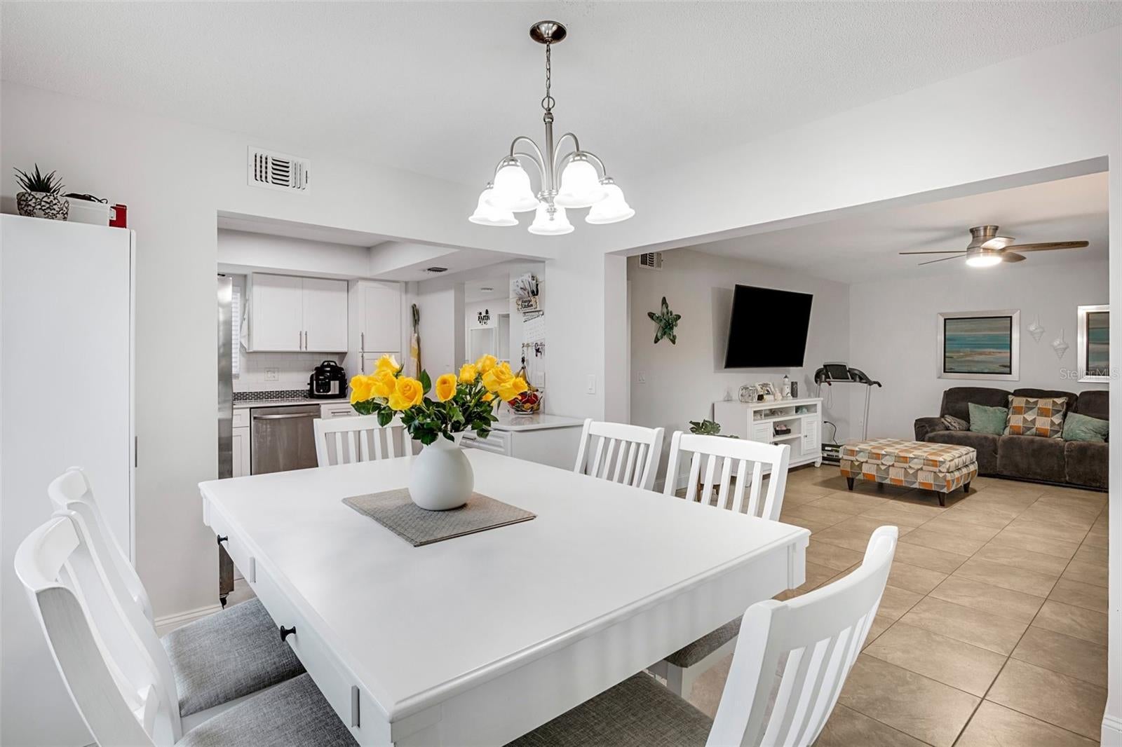 1825 UNIVERSITY PLACE 145, SARASOTA, FL, 34235 3 1825 UNIVERSITY PLACE 145