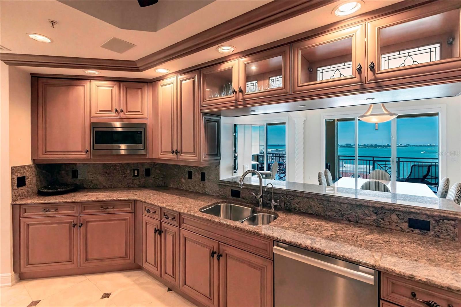 THE TOWER RESIDENCES - Residential