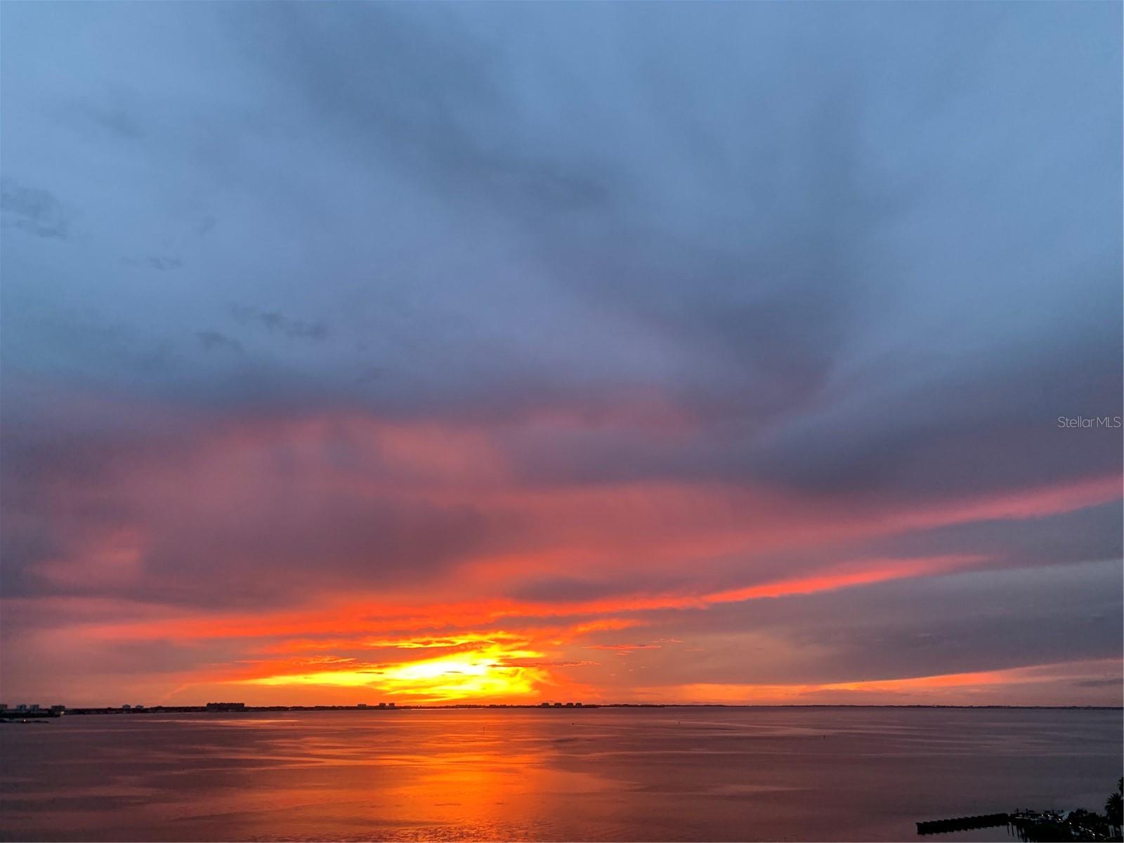 THE TOWER RESIDENCES - Residential