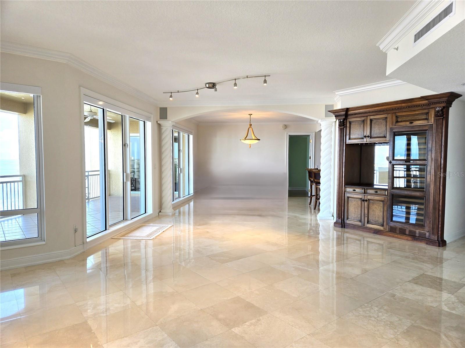 THE TOWER RESIDENCES - Residential