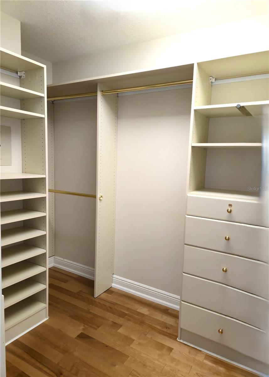 THE TOWER RESIDENCES - Residential