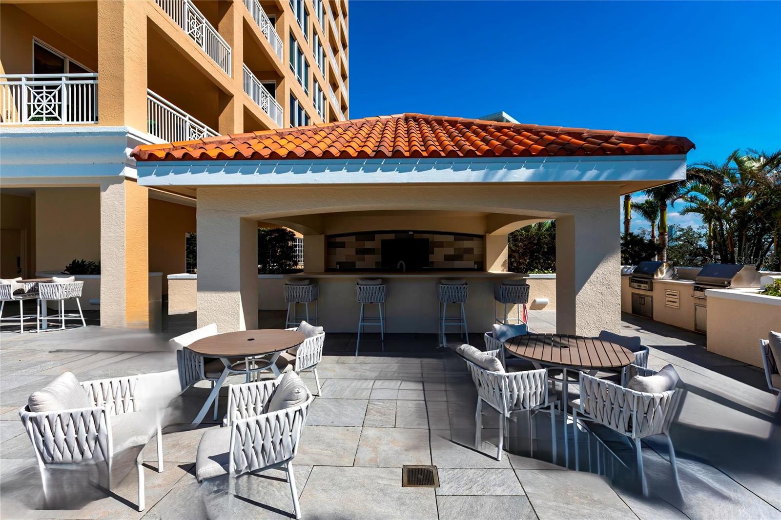 THE TOWER RESIDENCES - Residential