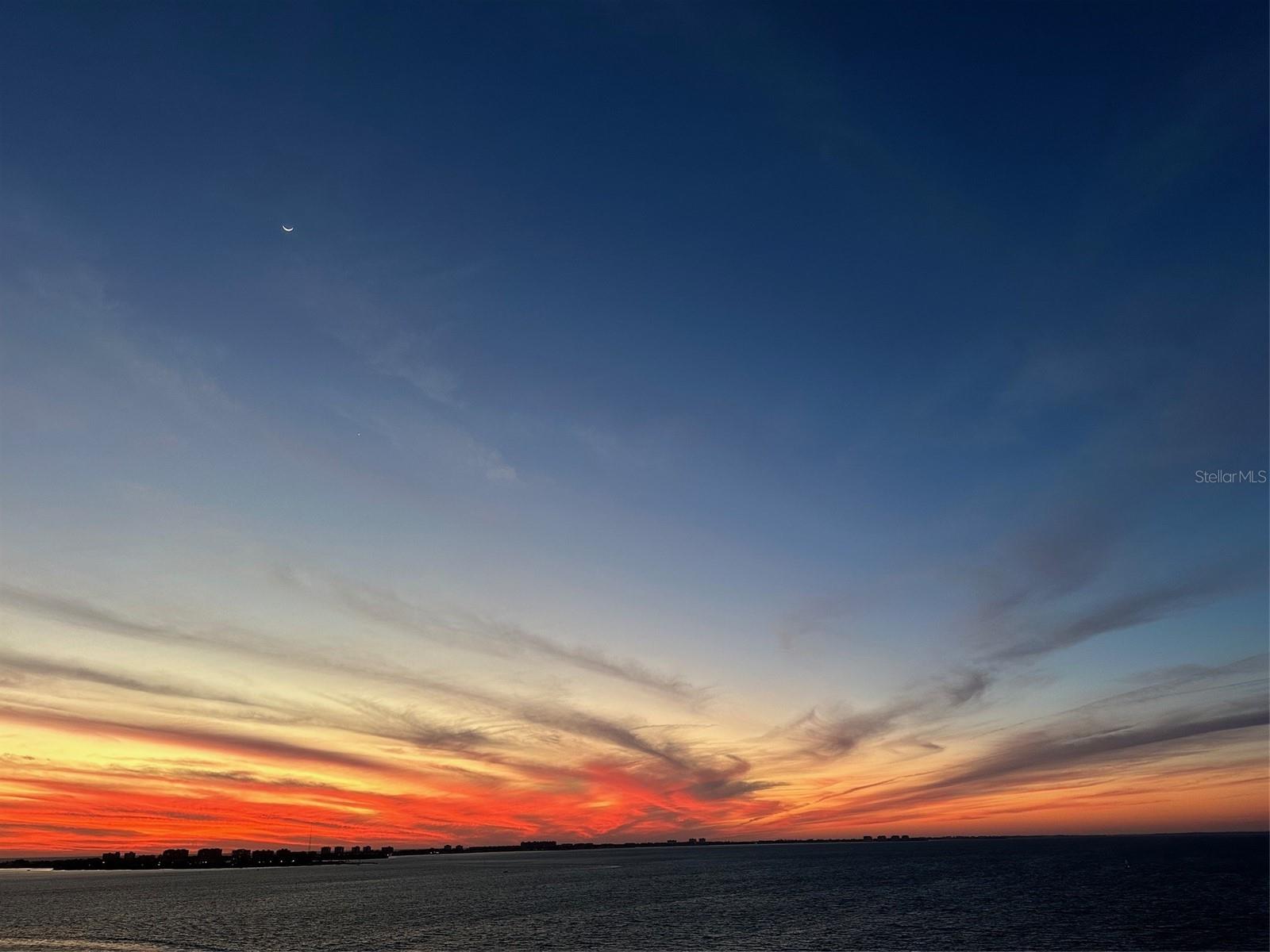 THE TOWER RESIDENCES - Residential