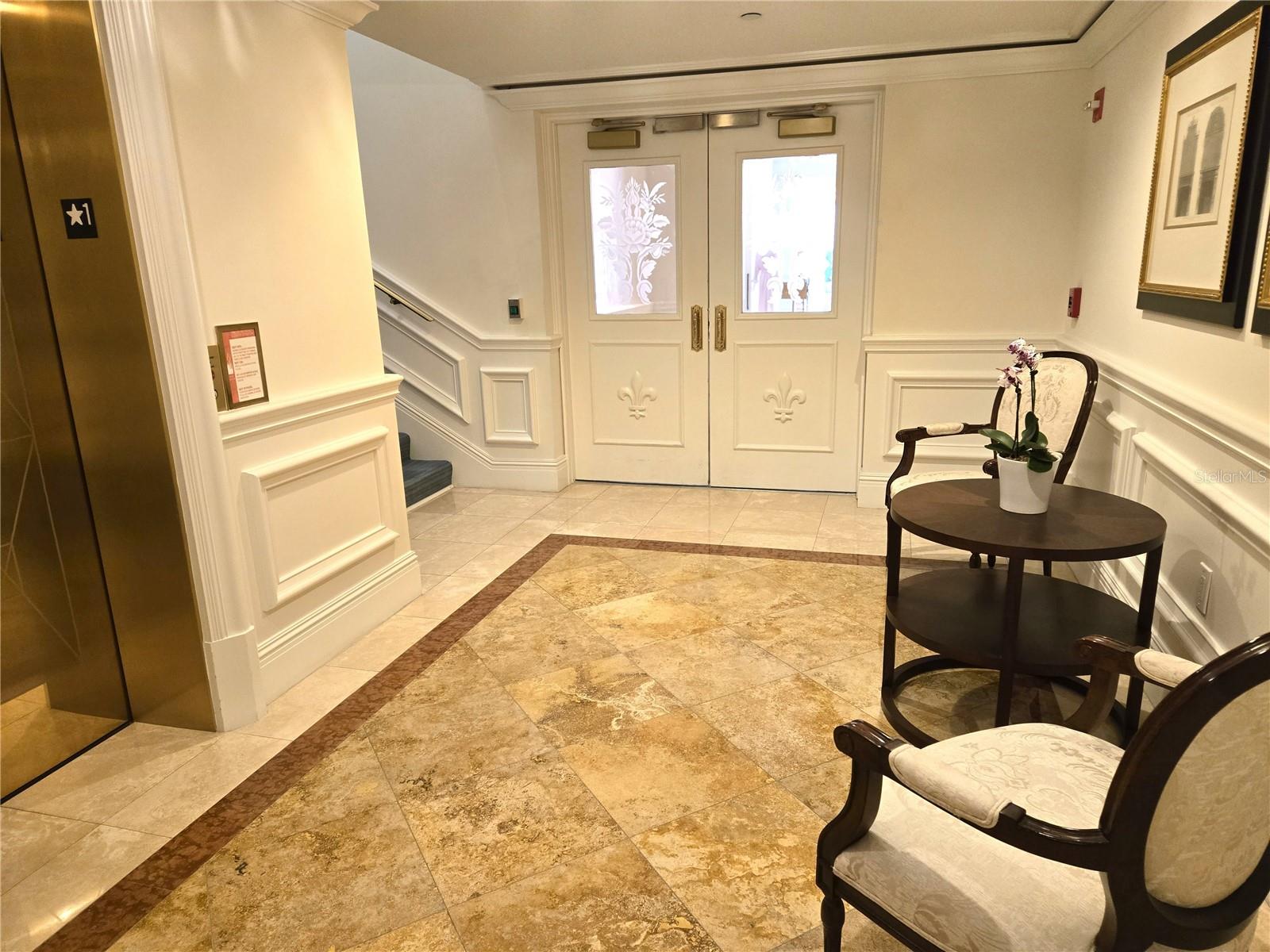 THE TOWER RESIDENCES - Residential