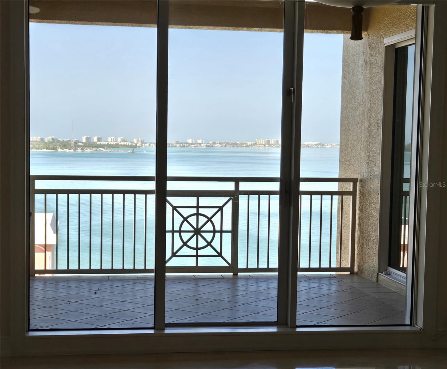 THE TOWER RESIDENCES - Residential