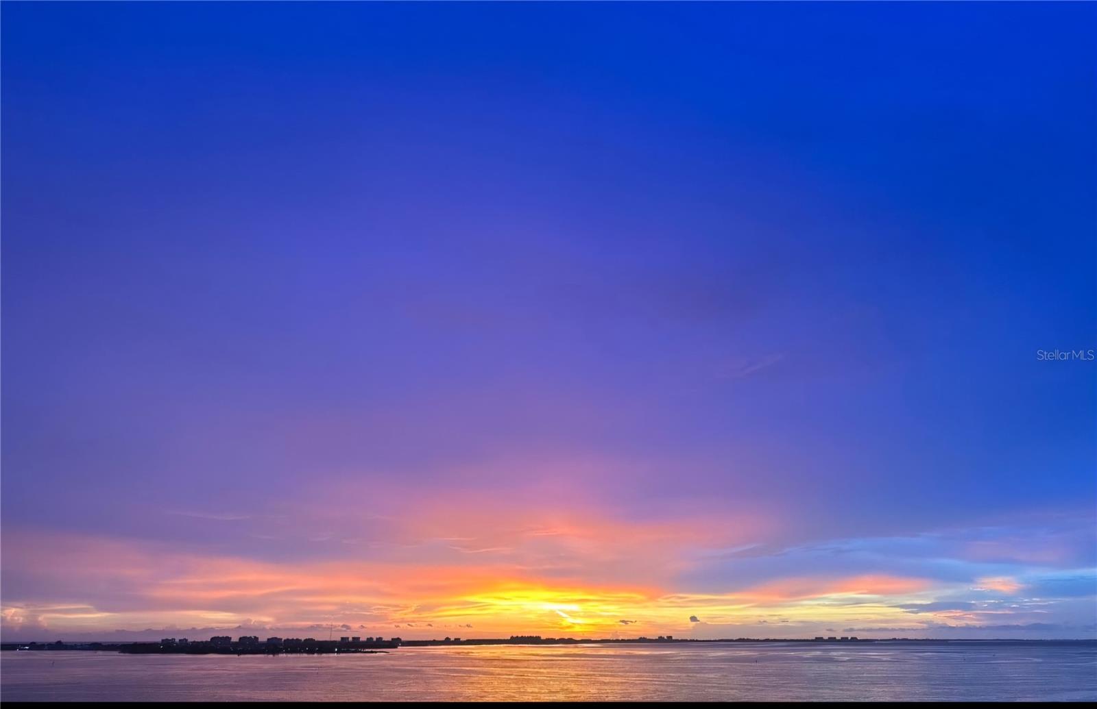 THE TOWER RESIDENCES - Residential