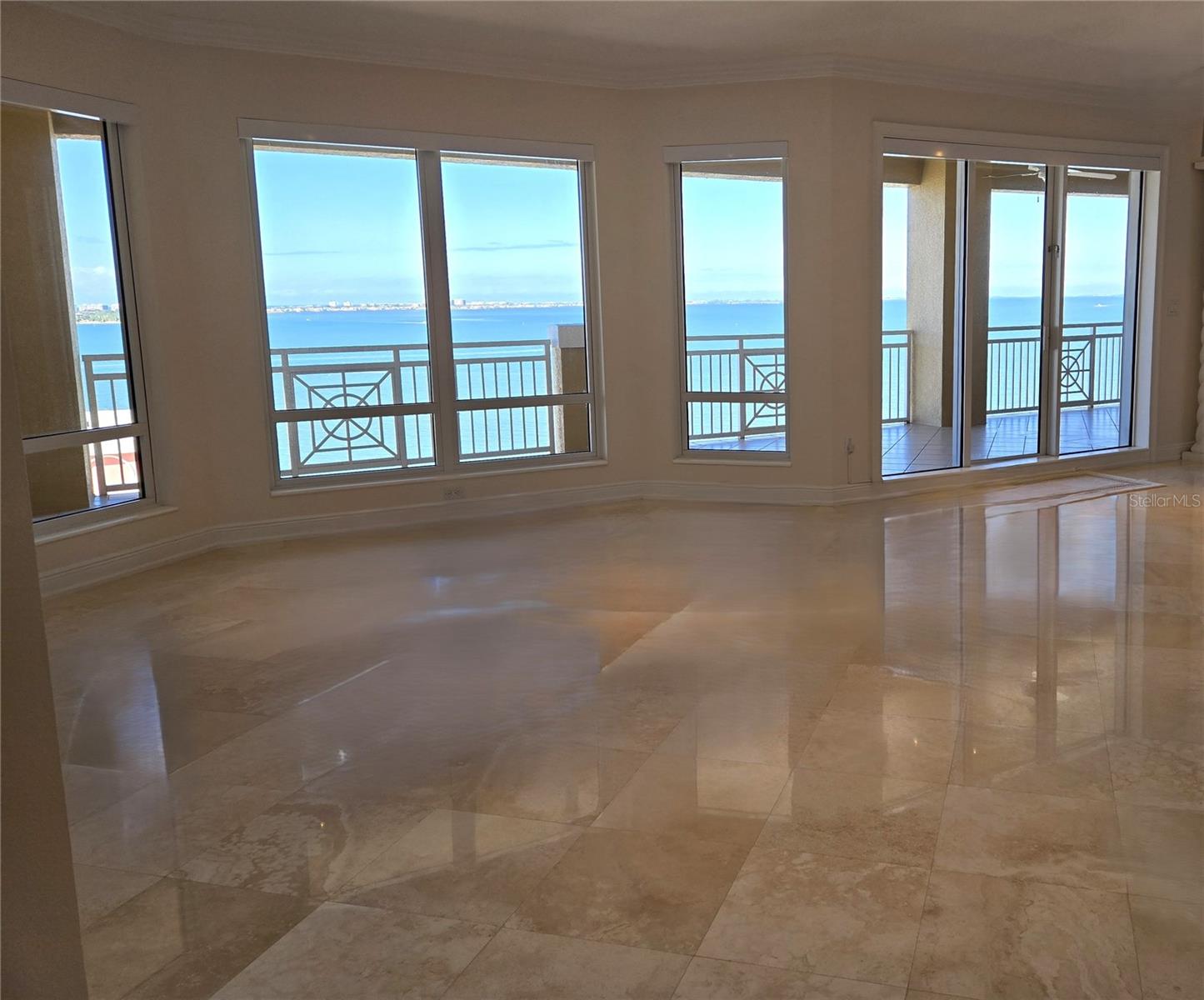 THE TOWER RESIDENCES - Residential