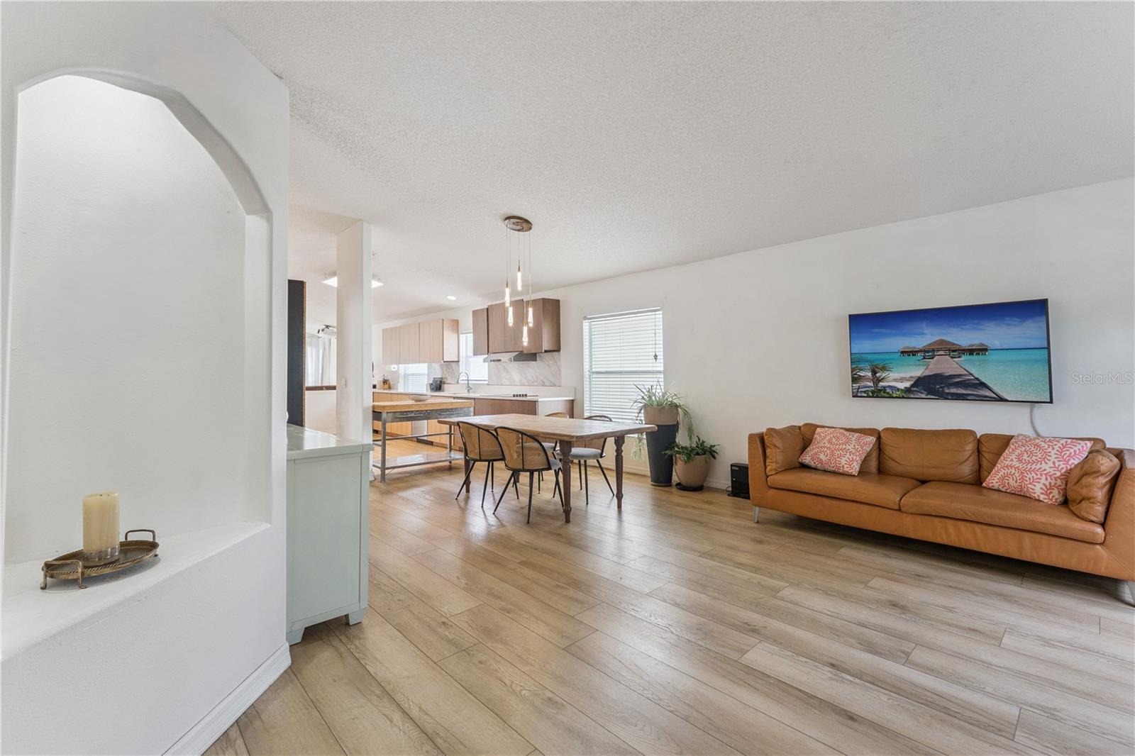 Casas a venda 4 - Jen Dantas 18136 SAXONY LANE