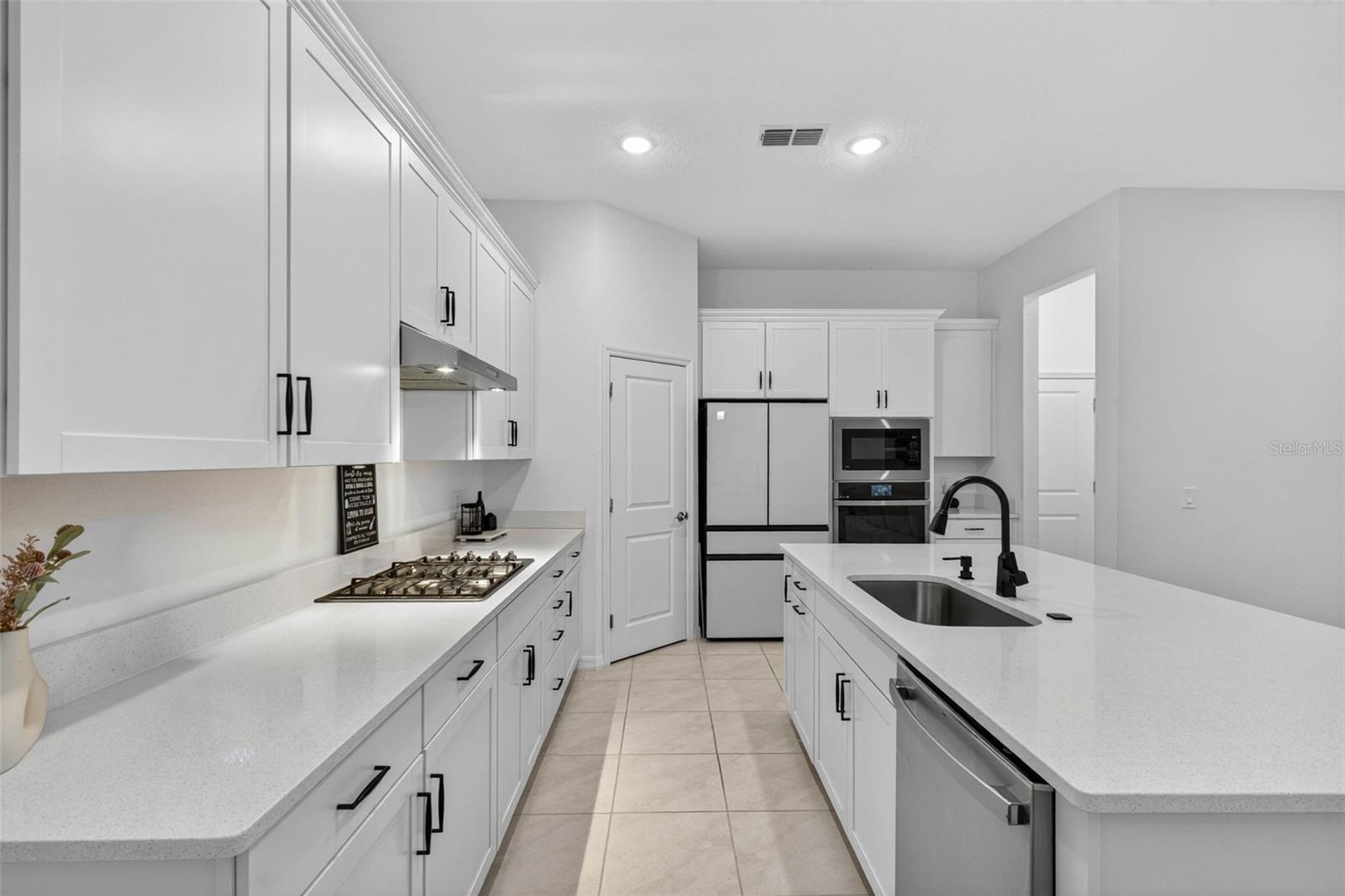 SAN SEBASTIAN RESERVE - Residential