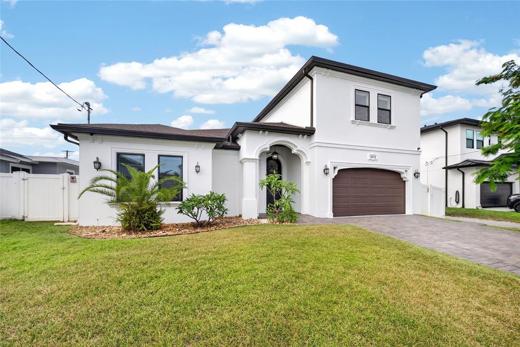 Photo of 3013 W North B Street, Tampa, FL 33609 (MLS # TB8507999)